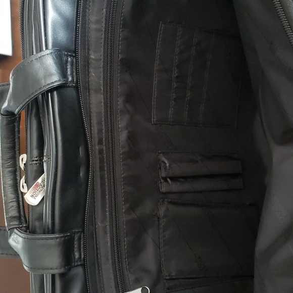 Kenneth Cole Computer Case - Picture 6 of 8